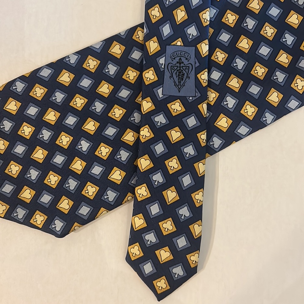 Authentic Gucci 100% Silk Printed Tie Card Suits - Picture 4 of 4